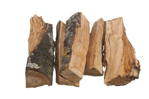 Beyaz arkaplanda yakacak odun