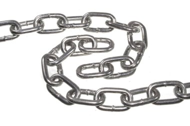 Beyaz arkaplanda zincir izole edildi