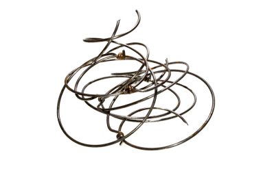 Beyaz arkaplanda yalıtılmış çelik yay