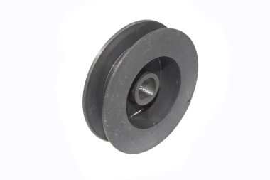 Beyaz arkaplanda bobin izole edildi