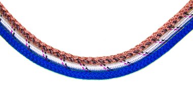 beyaz arkaplanda izole edilmiş ip