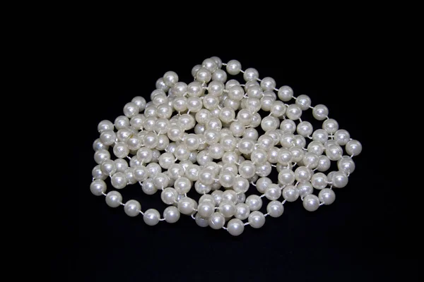 Perle isolate su sfondo bianco — Foto Stock