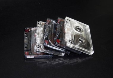 Teyp kasetleri beyaz arkaplanda izole edildi