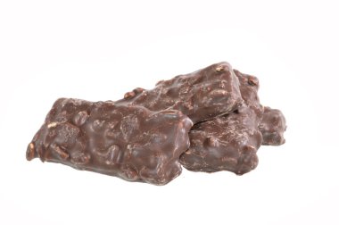 Beyaz arkaplanda izole edilmiş çikolatalı kurabiye