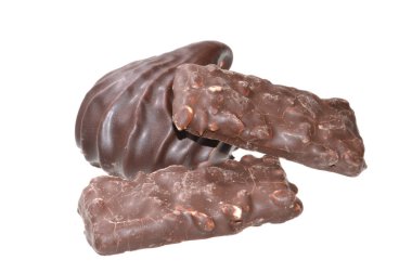 Beyaz arkaplanda izole edilmiş çikolatalı kurabiye