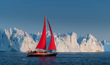 Disko körfezinde güzel manzara, Ilulissat, Grönland