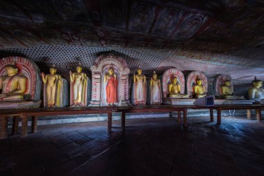 Dambulla, Sri Lanka tapınağının içinde.