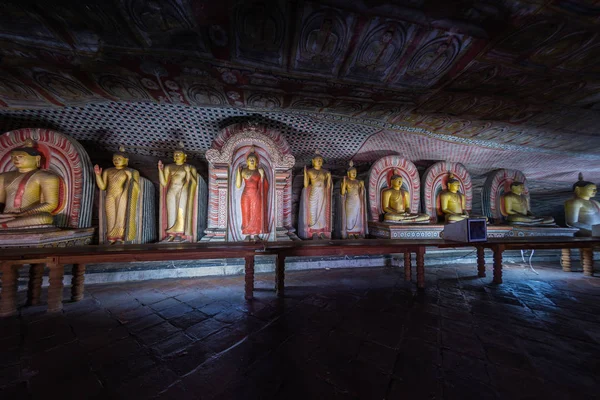 Dambulla Sri Lanka神庙的内部 — 图库照片