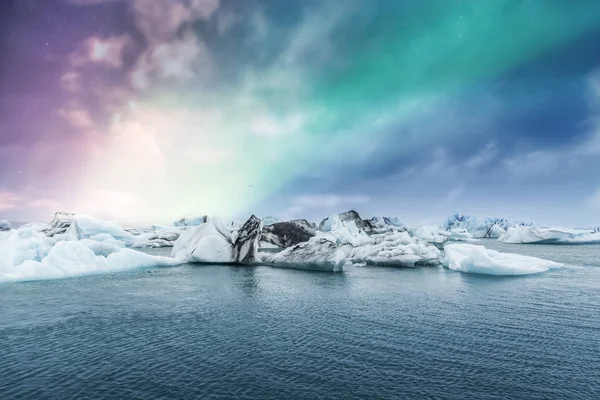 Tiro Panorâmico Geleira Derretendo Água Ártica Sob Luzes Norte — Fotografia de Stock