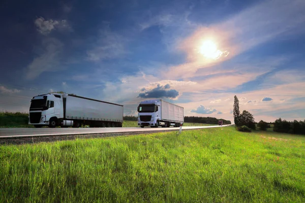 Вантажний Транспорт Дорозі Заході Сонця Вантажів — стокове фото