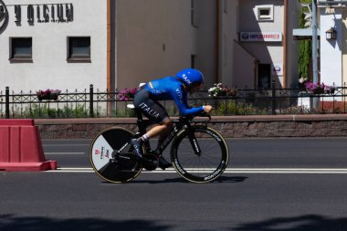 Minsk, Beyaz Rusya - 25 Haziran 2019: İtalya'dan bisikletçi, 25 Haziran 2019'da Minsk, Beyaz Rusya'da düzenlenen 2.
