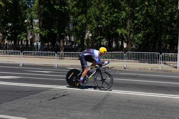 Minsk, Bělorusko-25. června 2019: cyklista ze Slovenska na kole Merida Wartta se podílí na muži Split Start individuální závod na 2. červen 25. června 2019 v Minsku, Bělorusko — Stock fotografie