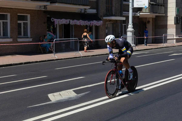 Mińsk, Białoruś-25 czerwca 2019: rowerzysta na Haibike uczestniczy w Men Split Start Individual Race na 2. wydarzenie europejskie czerwiec 25, 2019 w Mińsk, Białoruś — Zdjęcie stockowe