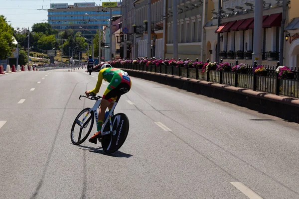 Mińsk, Białoruś-25 czerwca 2019: cyklista z Litwy Navardauskas bierze udział w zawodach Men Split Start Individual Race na 2. wydarzenie europejskie w czerwcu 25, 2019 w Mińsku, Białoruś — Zdjęcie stockowe