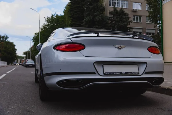 Witte gloednieuwe luxe Sport Cat Bentley Continental gt 2018 Coupe — Stockfoto