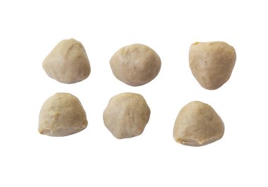 Tayland köfteleri beyaz arka planda izole