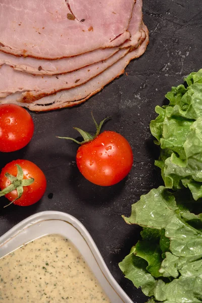 Zutaten Zum Kochen Italienischer Bruschetta Auf Dunklem Tisch Italienische Bruschetta — Stockfoto