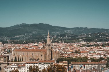 basilica of santa croce, florence, İtalya. duomo üst kısmından vurulmuş. Basilica of santa croce michangelo ve galileo gibi birçok ünlü İtalyan mezar yeri.