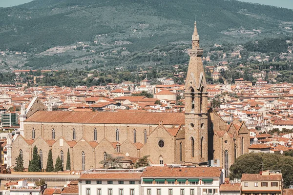 The Basilica of Santa Croce in Florence, Italy. Shot from the top of the Duomo. Basilica of Santa Croce is the burial place of many famous Italians, including Michangelo and Galileo. — Stock Photo, Image