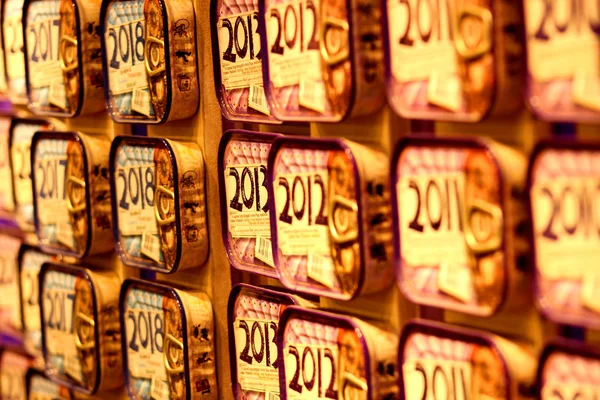 2018 yılının ilkbaharında Lizbon şehir kutu sardalya konserve.  