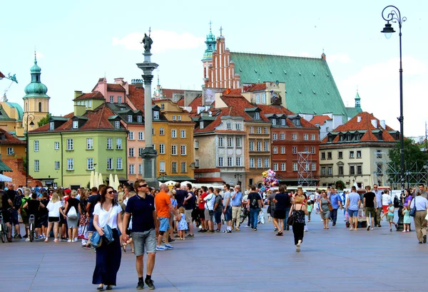 Castle Square 2018 yılının baharında Varşova şehir parçası. 