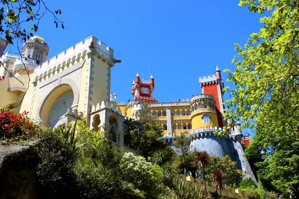 2018 yılının baharında Portekiz'deki Sintra Pena Sarayı.