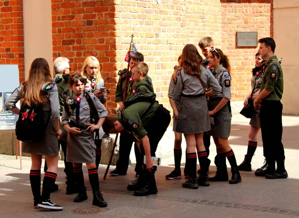 Scouts Scolaires Dans Les Rues Varsovie Printemps 2018 — Photo