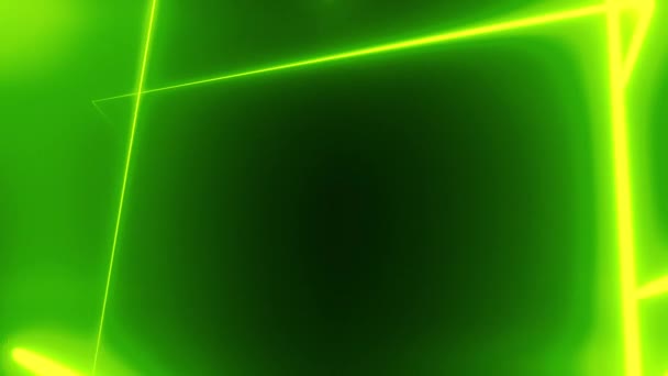 Движение в ярко-зеленый неоновый треугольник туннель на черном фоне, 3D рендеринг 4K видео — стоковое видео