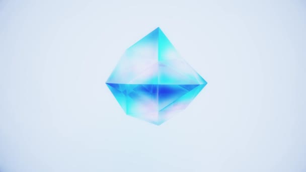 Helder blauw glanzend abstract kristal dat willekeurig transformeert op een witte achtergrond. Achtergrond voor kunst, business en technologie concept. Naadloze 3D rendering 4K video. — Stockvideo
