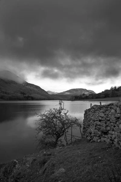 Wall by Crummock Water — Stock Photo, Image