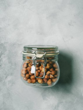 Cam beton zemin üzerine fındık