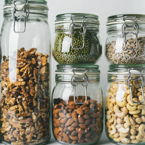 Frascos Con Anacardos Secos Almendras Nueces Cacahuetes Frijoles Mungo Semillas — Foto de Stock