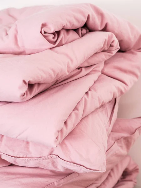 Vista Cercana Almohadas Mantas Ropa Cama Colores Pastel Rosados — Foto de Stock