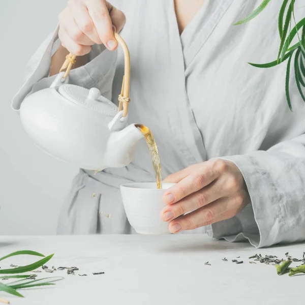 Female Hands Pouring Tea Teapot Teacup Selective Focus Brewing Drinking — Stock Photo, Image