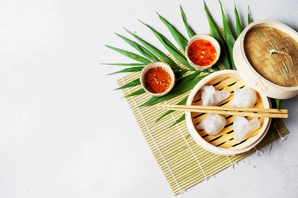 Tradiční Čínština Dušené Knedlíčky Dim Sumy Har Gow Bambusové Parník — Stock fotografie