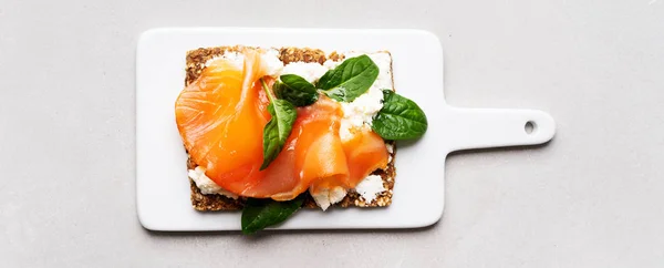 Top View Superfood Protein Toast Delicious Toppings Top Smoked Salmon — стоковое фото