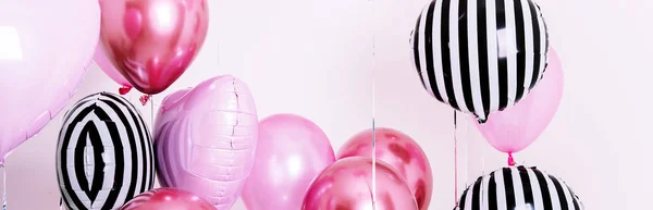 Set Van Roze Gestreepte Ballonnen Vorm Van Hart Ronde Roze — Stockfoto