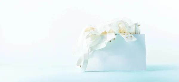Modieuze Lace Ondergoed Met Zachte Kant Beha Geschenk Tas Vak — Stockfoto