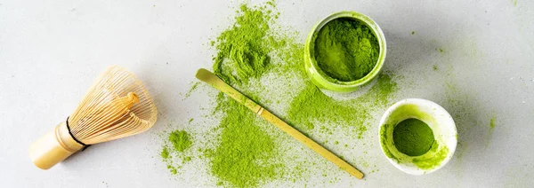 Verde Biologico Matcha Polvere Con Frusta Bambù Chasen Ciotola Produzione — Foto Stock