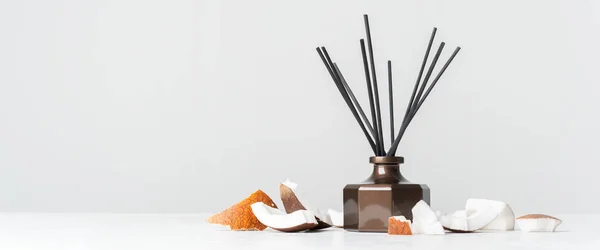 Aroma Reed Diffuser Fles Huis Geur Met Rotan Sticks Verse — Stockfoto