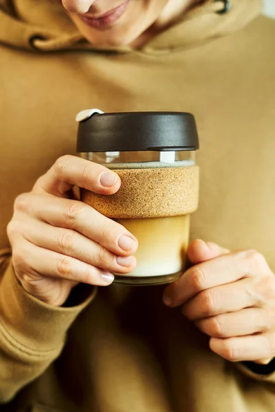 Female Hands Hold Reusable Travel Glass Mug Take Away Coffee — Stock Photo, Image