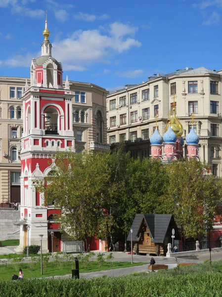 Moscú Parque Zaryadye Catedral Znamensky Cúpula Del Templo —  Fotos de Stock