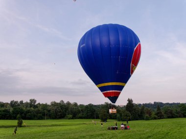 Biella, İtalya, 10 Haziran 2018-hava balon uçuş aşamasında iken, Bahar Festivali, Haziran Pollone dal Cielo, Biella