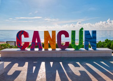 Cancun Playa Delfines Karayip Denizi, Cancun, Meksika, önünde 7 Eylül 2018 yılında kayıt