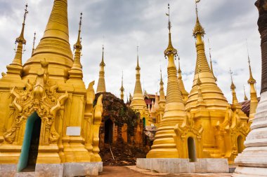 Shwe Inn Dein Pagoda, Shan devlet, Myanmar geri yüklenen stupas