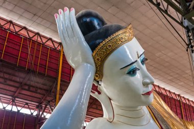 Chauk Htat Kyi Pagoda, Yangon, Myanmar Buda uzanmış