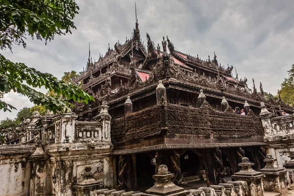 Традиционная Бирманская Деревянная Архитектура Внешним Декором Мандалай Мьянма — стоковое фото