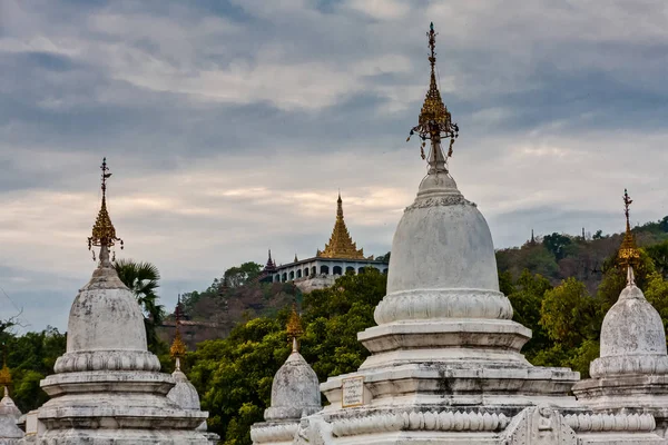 Kuthodaw Pagoda Mandalay Myanmar — Stok fotoğraf