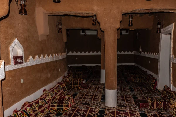 Una Habitación Sección Femenina Una Casa Tradicional Barro Árabe Provincia —  Fotos de Stock