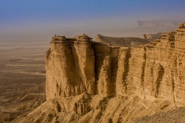 Dünya 'nın kenarı, Riyad, Suudi Arabistan yakınlarındaki popüler bir turistik yer